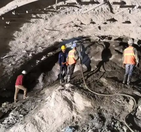 滨海隧道拱顶带模注浆料，微膨胀注浆料的特点及施工工艺